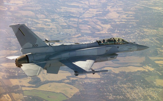 My lai dung tiem kich F-16 Block 70 de 