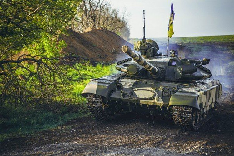Tan dung hang thua tu Nga, Ukraine tao goi nang cap tang T-64B1M ban re khap noi-Hinh-15