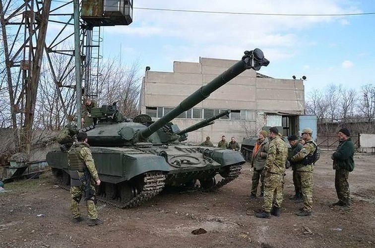 Tan dung hang thua tu Nga, Ukraine tao goi nang cap tang T-64B1M ban re khap noi-Hinh-16