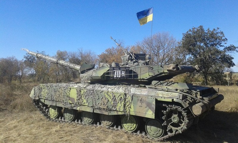 Tan dung hang thua tu Nga, Ukraine tao goi nang cap tang T-64B1M ban re khap noi-Hinh-4