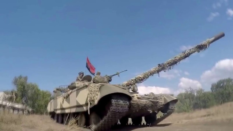 Tan dung hang thua tu Nga, Ukraine tao goi nang cap tang T-64B1M ban re khap noi-Hinh-6