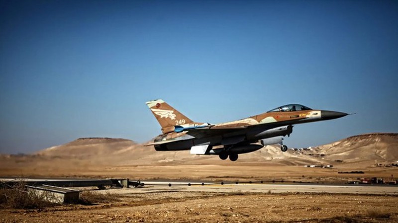 Phong khong S-300 Syria that bai hoan toan khi lai de F-16 Israel qua mat-Hinh-10