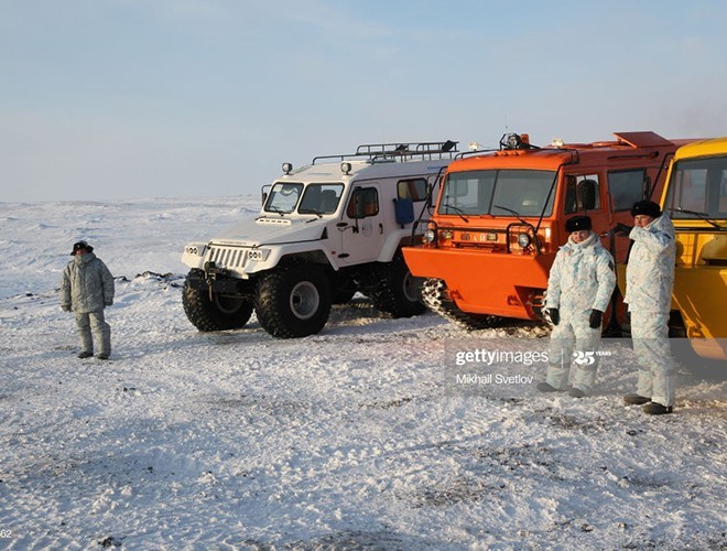 Tau chien My - NATO tien vao Bien Barents cham mat Hai quan Nga?-Hinh-7