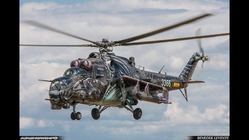 Nong: Truc thang Mi-35 cua Nga roi o Crimea, phi cong chet tai cho-Hinh-6