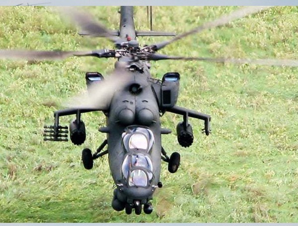 Nong: Truc thang Mi-35 cua Nga roi o Crimea, phi cong chet tai cho-Hinh-8