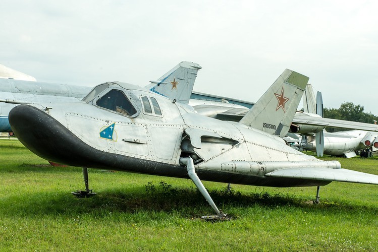 MiG-105 Lien Xo co 