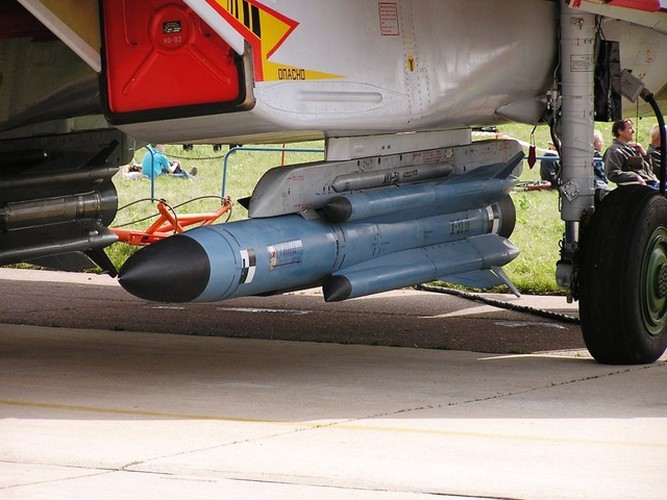 Venezuela de doa dung Su-30MK2 mang ten lua Kh-31 ban ha tau chien My-Hinh-10