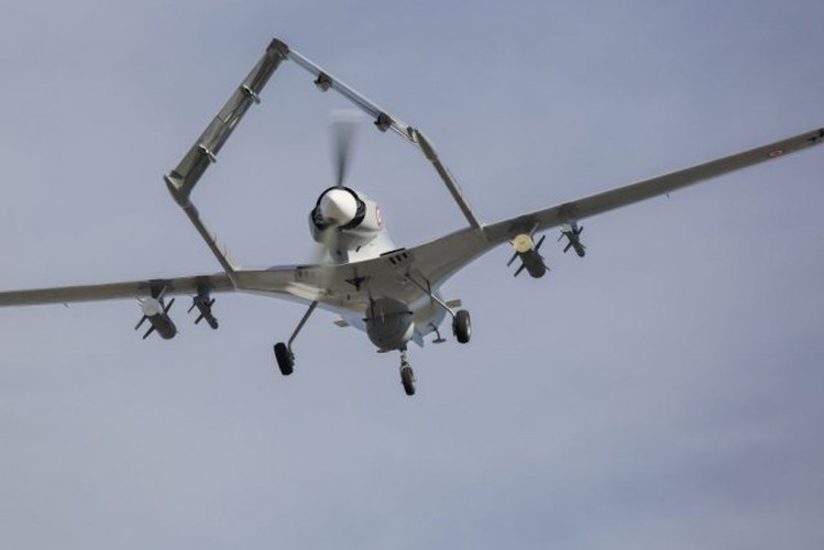 Tho Nhi Ky dung UAV 