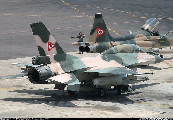 Lan dau F-16 va Su-30MK2 Venezuela phoi hop bay ho tong tau dau Iran-Hinh-11