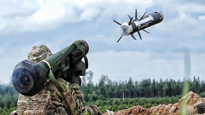 Ukraine lai nhan them ten lua chong tang FGM-148 Javelin khien Nga tai mat-Hinh-12