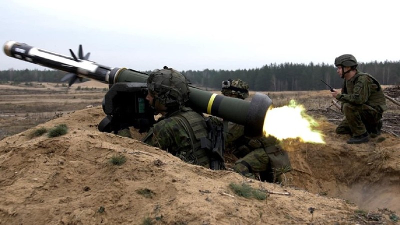 Ukraine lai nhan them ten lua chong tang FGM-148 Javelin khien Nga tai mat-Hinh-14