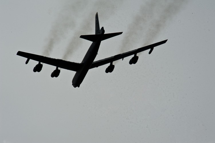 Bien doi B-52 My xam nhap bien Okhotsk, Nga dieu loat tiem kich giam sat-Hinh-15