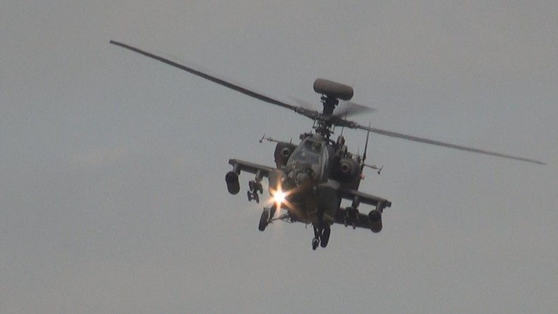 An Do dieu truc thang Apache AH-64E den bien gioi, Trung Quoc 