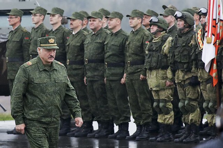 Belarus lien tuc cung cap vu khi cho Ukraine khien Nga gian 