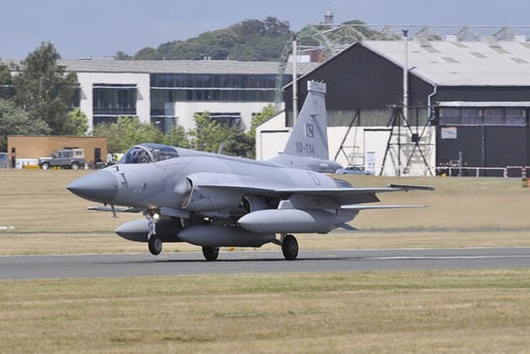 Duoc Nga giup nang cap dong co, JF-17 Trung Quoc se het e am?-Hinh-13