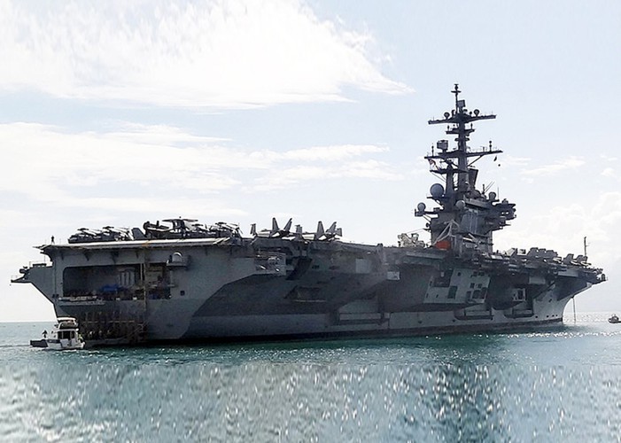 Tau san bay USS George H.W. Bush 