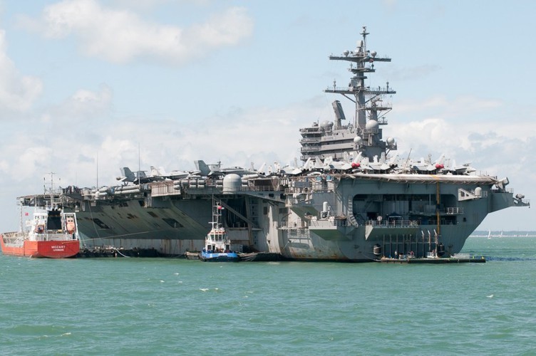 Tau san bay USS George H.W. Bush 