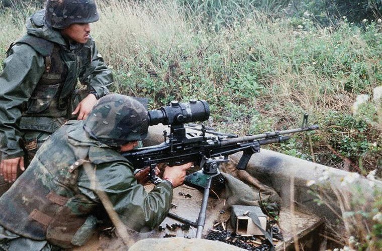 Vu khi giup My do tui vi that bai M16 o chien truong Viet Nam-Hinh-11