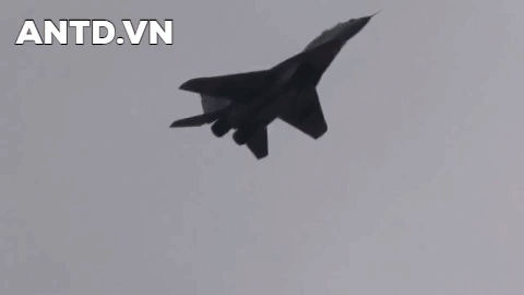 Duoc Nga tang cuong tiem kich MiG-29SM, Syria van bat luc khi Israel tan cong