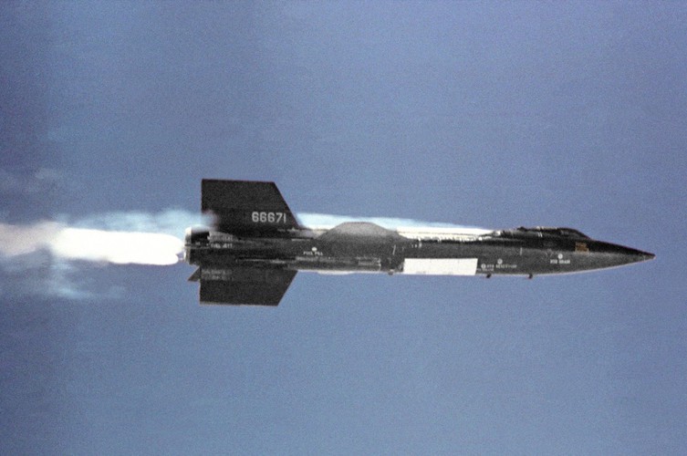 May bay North American X-15 van giu ky luc toc do sau 60 nam-Hinh-11