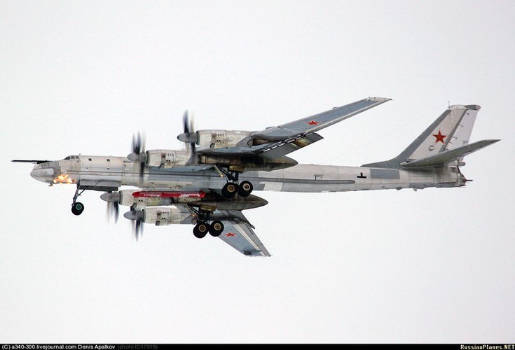 Oanh tac co Tu-95MSM mang ten lua hanh trinh cua Nga khien NATO giat minh-Hinh-12