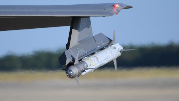 UAV MQ-9 Reaper phong AIM-9X diet gon muc tieu ten lua hanh trinh-Hinh-5
