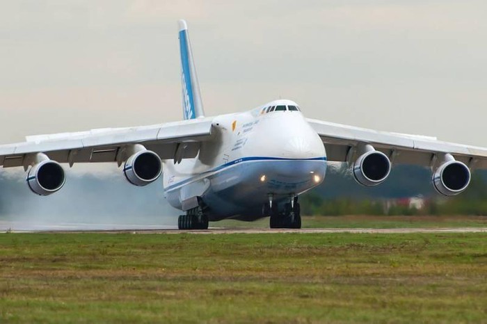 Ukraine bi mat mua linh kien cho van tai co An-124-100 Ruslan tu Nga-Hinh-9