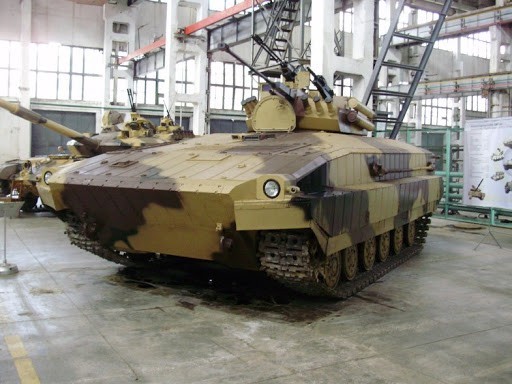 Vi sao loat thiet giap Ukraine che tu tang T-80 bi chon vui mai mai-Hinh-3