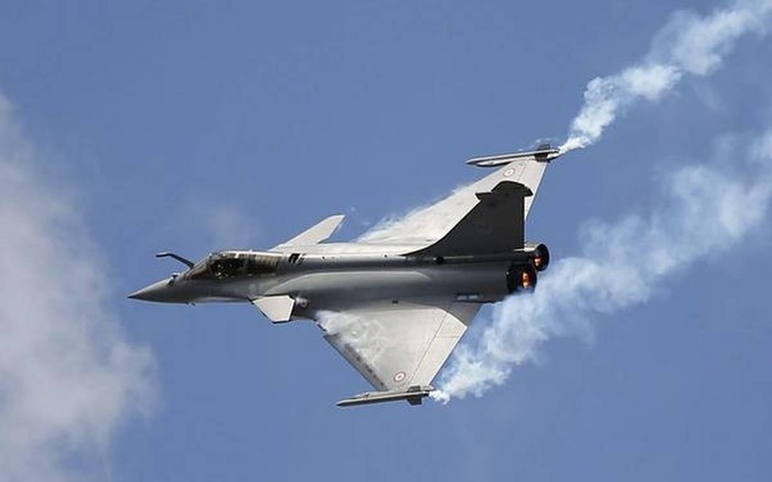 An Do gap rut cho tiem kich Rafale moi mua luyen khong chien