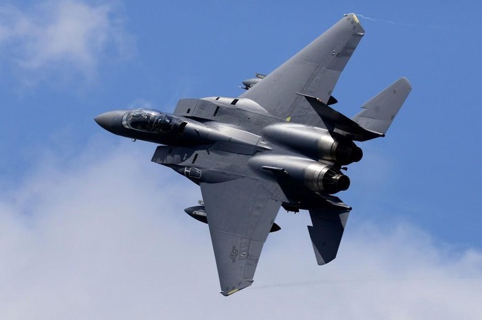 Ly giai vu F-15C xa het ten lua gia 4,5 trieu USD xuong bien-Hinh-14