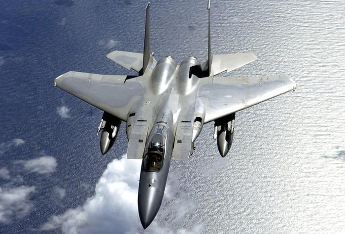 Ly giai vu F-15C xa het ten lua gia 4,5 trieu USD xuong bien-Hinh-2