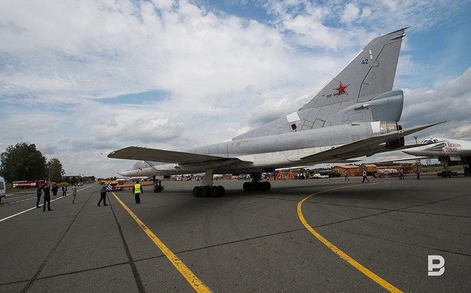 Uy luc sung may GSh-23 23mm nam o duoi oanh tac co Tu-22M3-Hinh-6