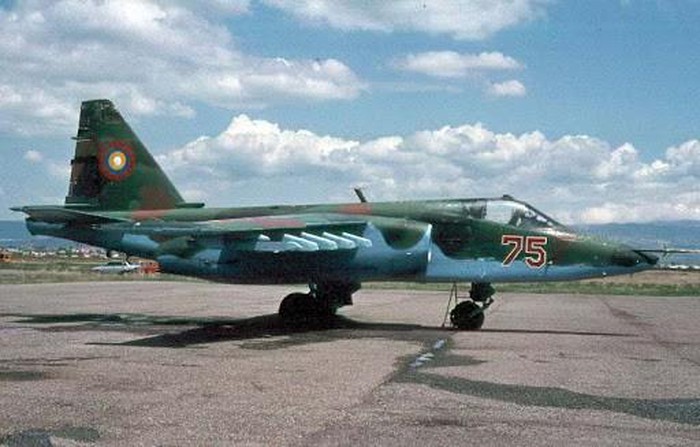 Nong: May bay Su-25 thu hai cua Armenia roi, Azerbaijan bao 