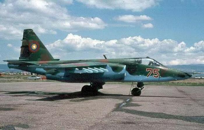 Tho Nhi Ky phu nhan ban ha Su-25 Armenia do so 