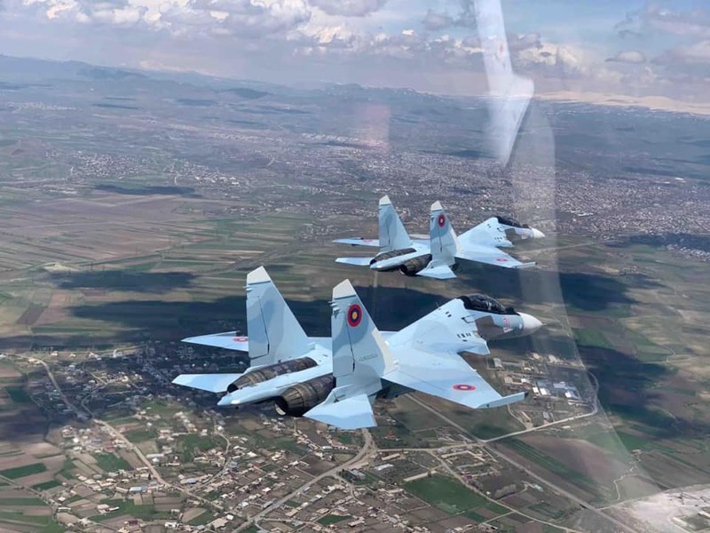 Nong: Armenia trien khai may bay chien dau Su-30SM bao ve khong phan-Hinh-3