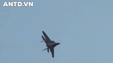 Dau Su-30SM Armenia, Azerbaijan nen xem xet MiG-35 cua Nga?