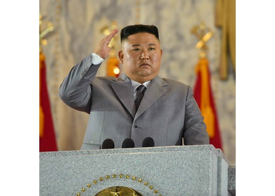 Quan doi Trieu Tien duyet binh hoanh trang, vi sao ong Kim Jong Un roi le?-Hinh-3