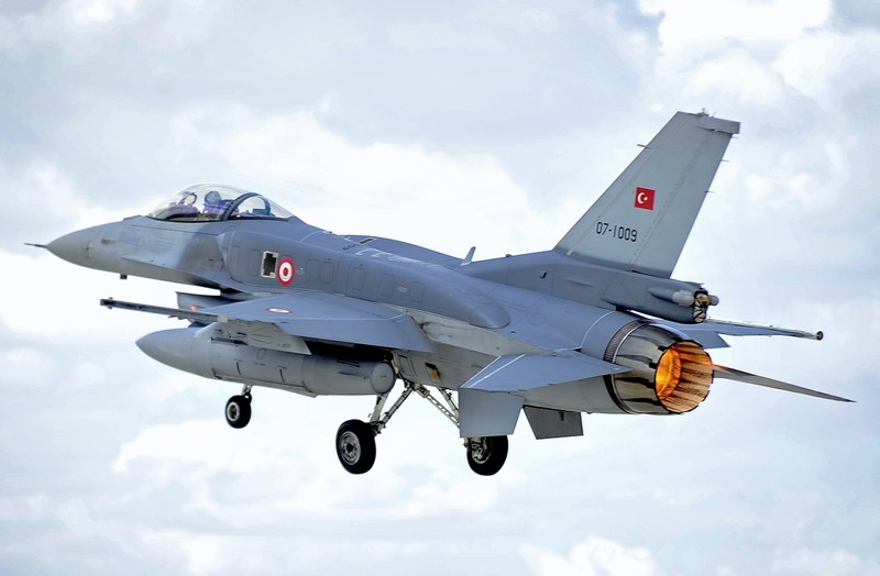 Su that tin S-300 Armenia khai hoa ban ha tiem kich F-16 Tho Nhi Ky-Hinh-11