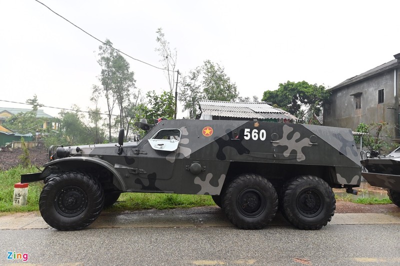 Xe boc thep BTR152, BRDM2 ap sat hien truong sat lo thuy dien Rao Trang 3-Hinh-5