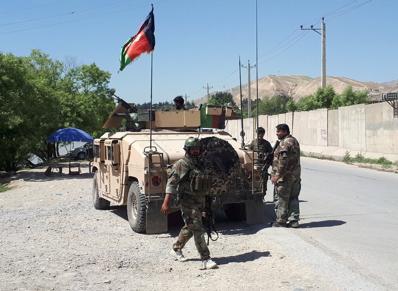 Nu tu lenh khet tieng Afghanistan dau hang Taliban-Hinh-2