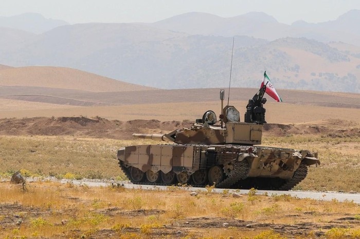 30 xe tang T-72S Iran keo den bien gioi Azerbaijan chuan bi danh lon?-Hinh-4