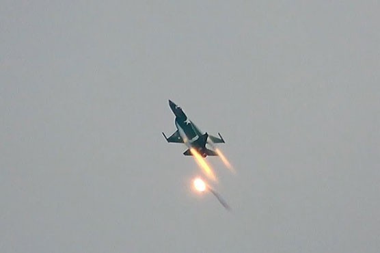 JF-17 thi nhau 