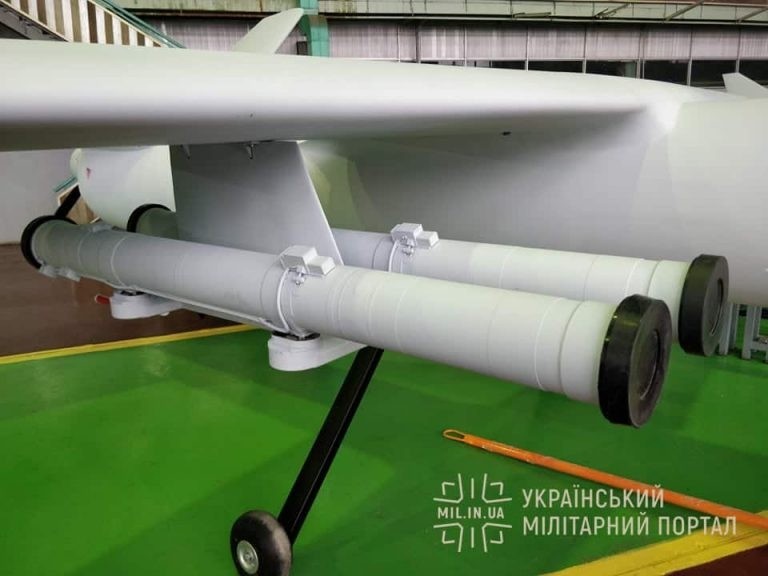 Ukraine trinh lang UAV tan cong Sokol-300 