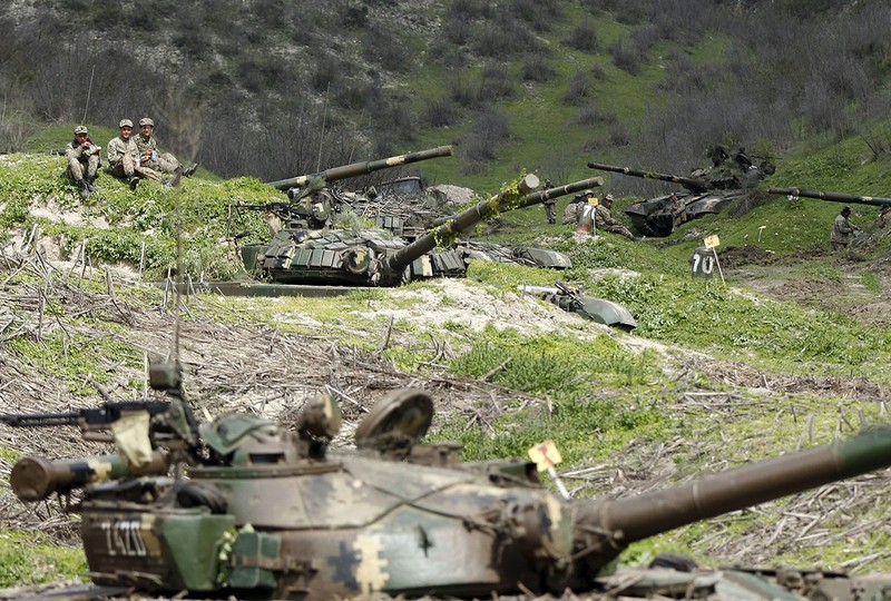 Ly do xe tang T-72 that bai hoan toan o chien truong Nagorno-Karabakh-Hinh-16