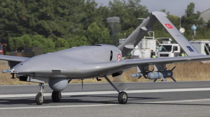 UAV TB2 Tho Nhi Ky duoc chuyen toi Ukraine, chuan bi tan cong Donbass-Hinh-4