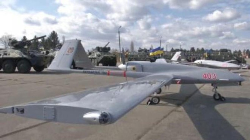 UAV TB2 Tho Nhi Ky duoc chuyen toi Ukraine, chuan bi tan cong Donbass