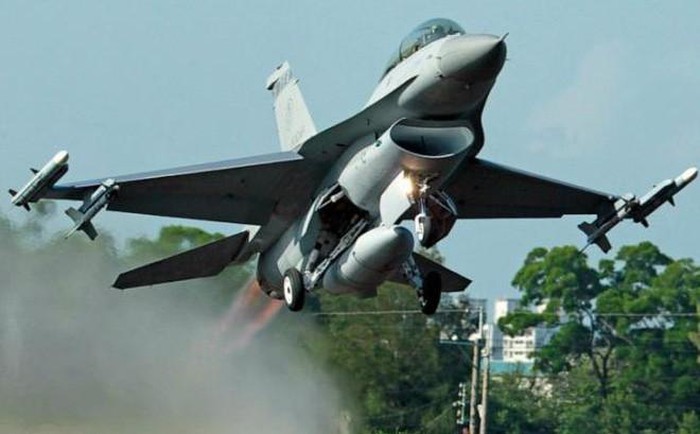 Tiec nuoi phi doi F-16V cuc manh cua Dai Loan phai nam dat-Hinh-13