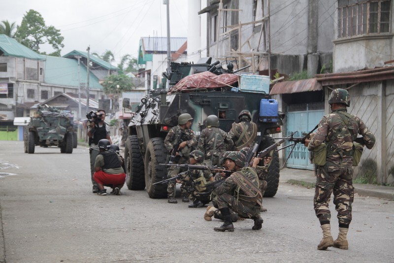 Bom dan duong bang laser cua My giup gi cho Quan doi Philippines?-Hinh-6