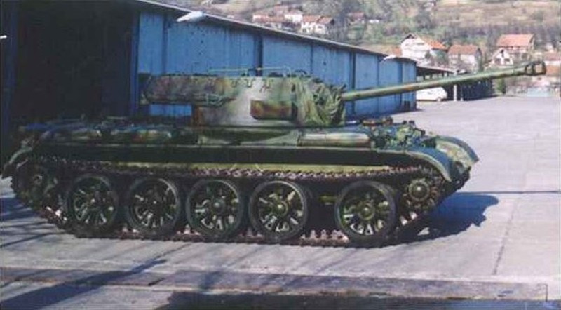 Kinh ngac vu khi lai giua xe tang T-55 va phao chong tang My-Hinh-4