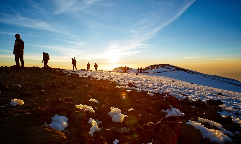 Dep ngo ngang cung duong leo nui Kilimanjaro